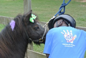Avondale student shares his appreciation with Indy at SIRE's Richmond location.